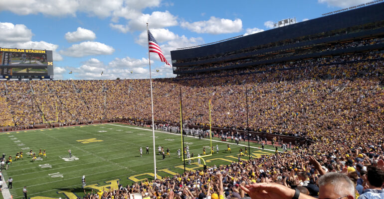 Michigan vs Hawaii 2016